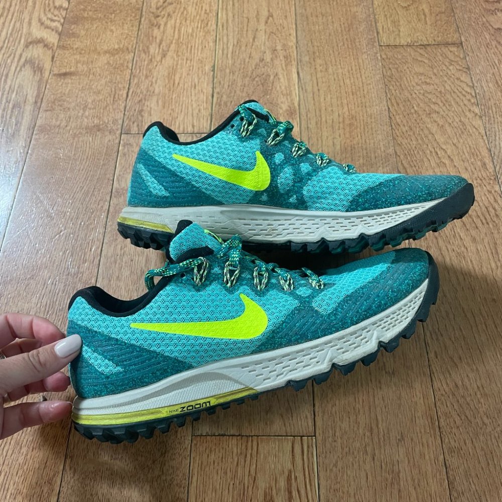 NIKE ZOOM TRAIL SHOES